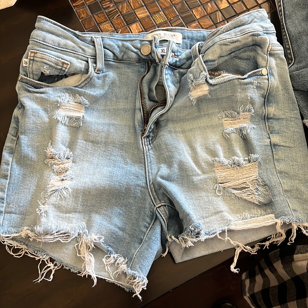 Judy, blue jean shorts extra large light blue distressed look